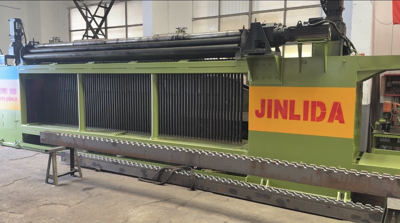 Últimos blogs da empresa sobre JINLIDA 5300mm CNC Gabion Mesh Machine | High-Speed Automatic Gabion Production Equipment for River Protection, Slope St