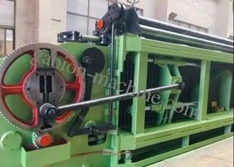 comprar Três galinha Mesh Making Machine da rede de fio do soldado do diâmetro da torção 3.0mm fabricação em linha