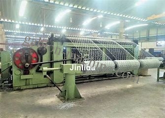 comprar fio Mesh Making Machine da largura de 5.5m 3 torções para a caixa de Gabion fabricação em linha